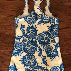 Lululemon tank top size 4